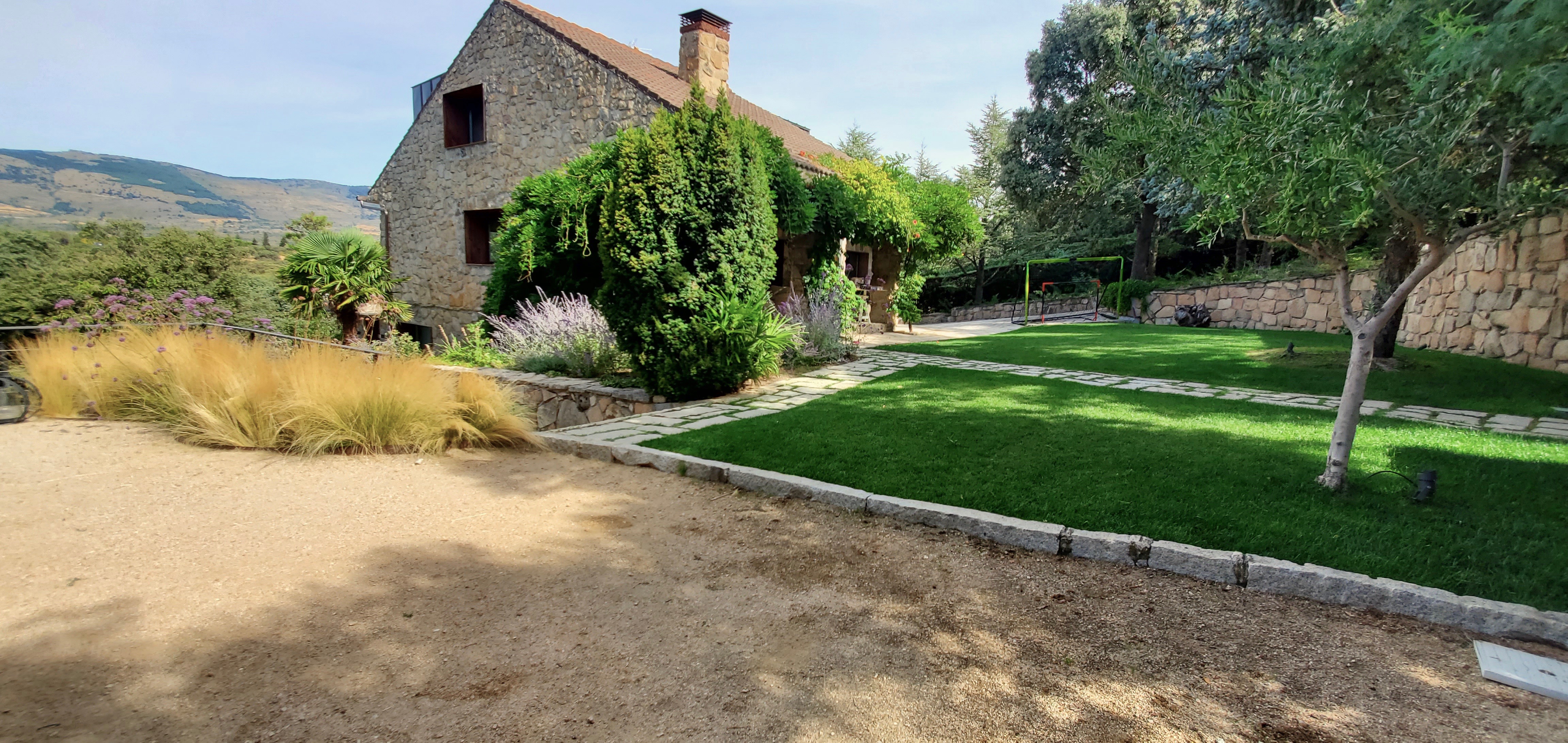 Jardín en la sierra - imagen 4